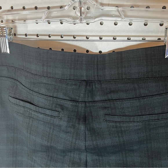 Liverpool Los Angeles Pull On Leggings in Size 8/29 in Night Sky Blue Plaid - Picture 6 of 9